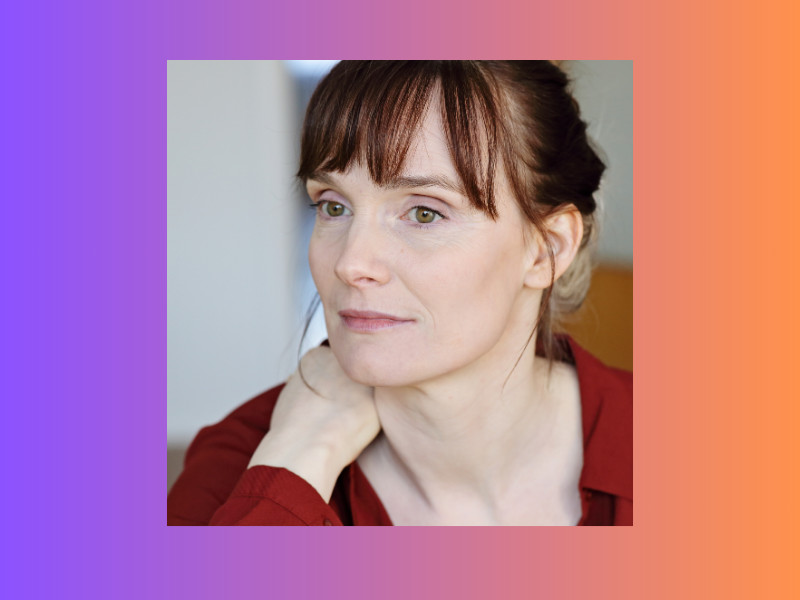 UNE QUESTION À ANNE-PASCALE CLAIREMBOURG